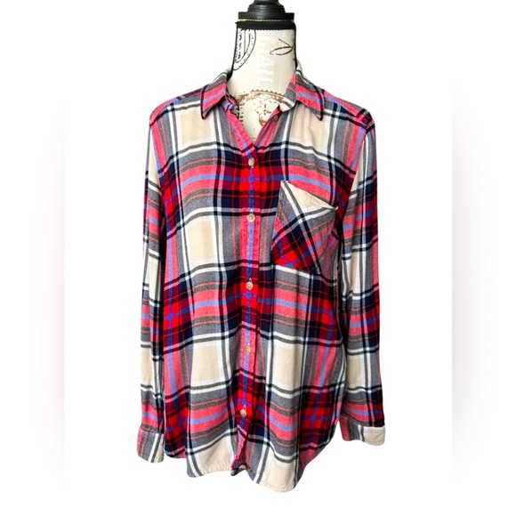 American Eagle women’s Boyfriend Fit 100% viscose flannel size small - Picture 1 of 9